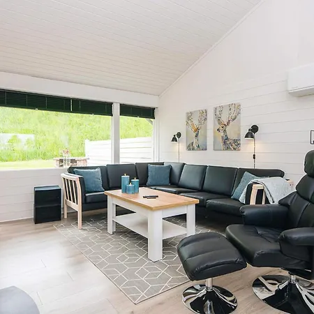 Semesterbostad Ferieby Gem, Views & Activities *